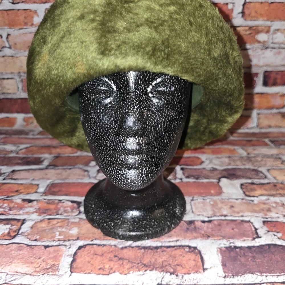 Vintage Musketeer Styled By Coroline Faux Fur And Wool Elegant Green Women's Hat